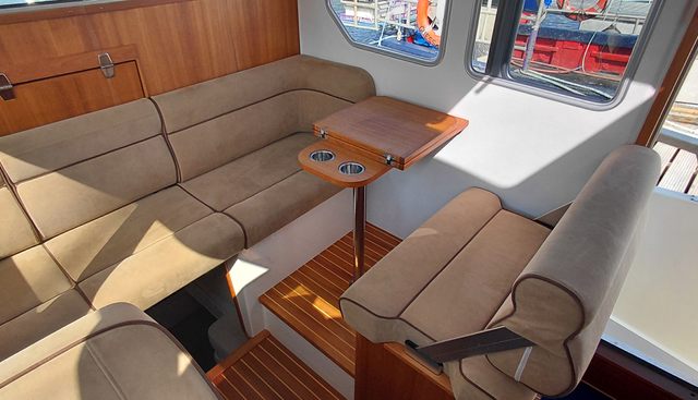 Razor crest yacht for sale 35