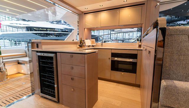 4532656 yacht for sale 22