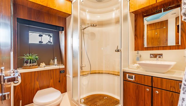 SEA HAMMOCK yacht for sale 18