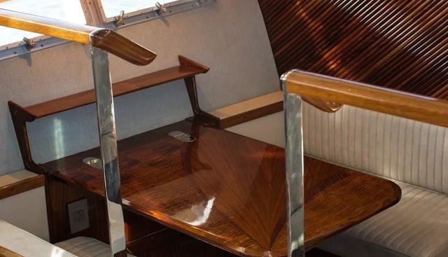 New School yacht for sale 30