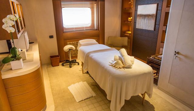 PELORUS yacht for sale 42