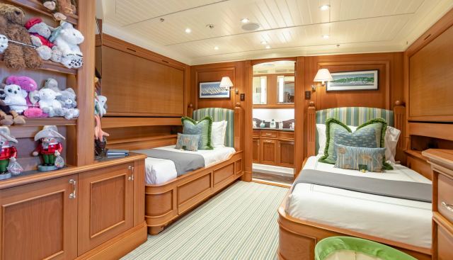 Shadowl yacht for sale 67