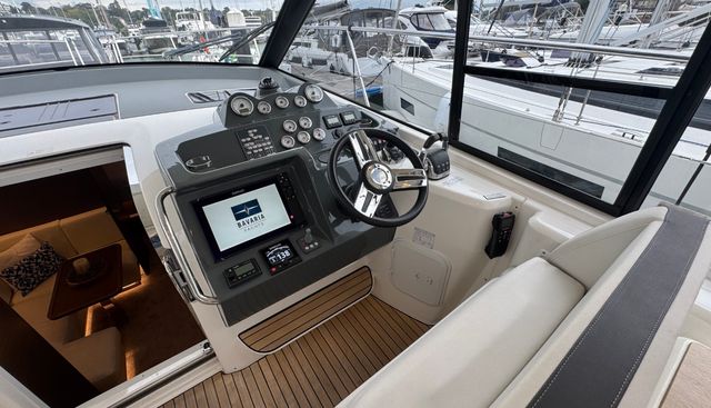 Dirham yacht for sale 9