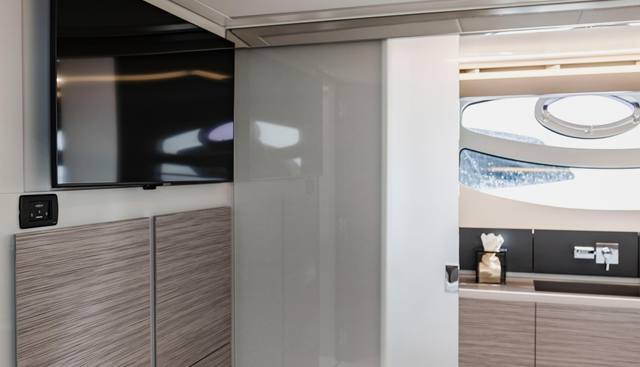 SEA SUITE I yacht for sale 60