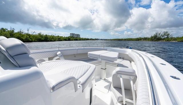 42 Lujo yacht for sale 33