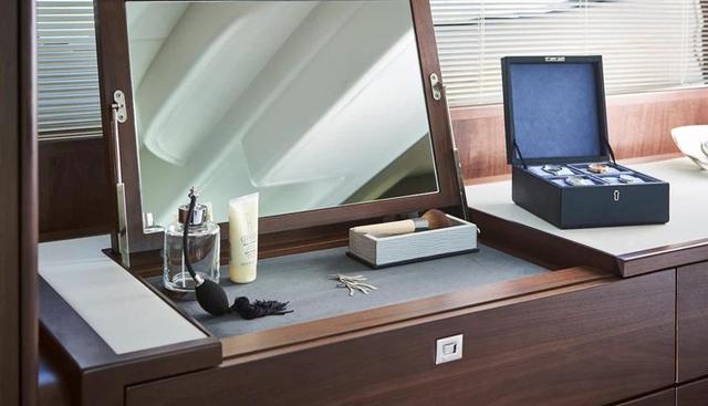 F50235 yacht for sale 37