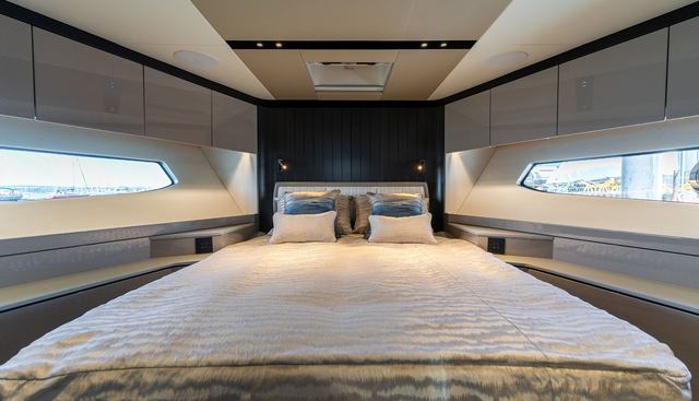 3042568 yacht for sale 45