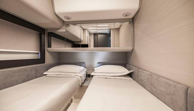 SEA SUITE I yacht for sale 80