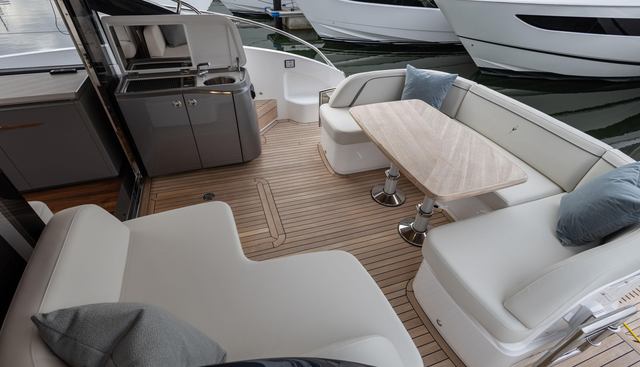 V50943 yacht for sale 38