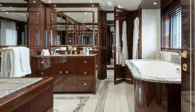 La Familia yacht for sale 13