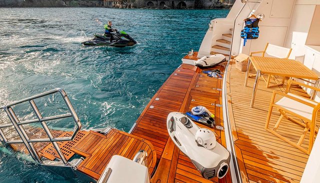 Unexpected yacht for sale 23