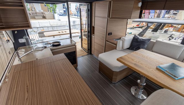 GL45FLY-76 yacht for sale 34