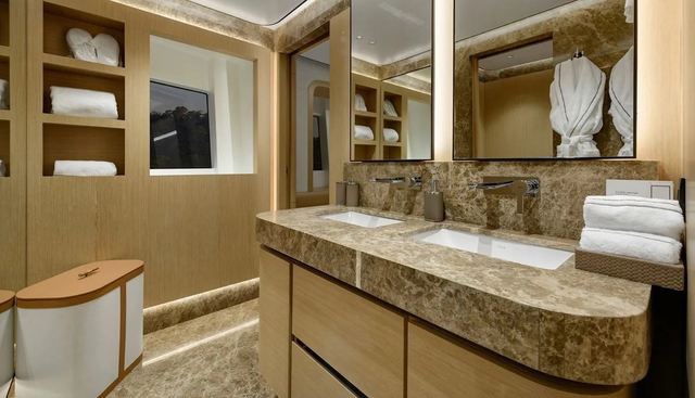 LADY LUNA yacht for sale 39