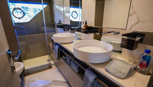 Toro yacht for sale 28