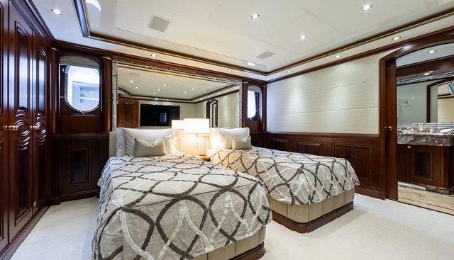 QUEEN MAVIA yacht for sale 33