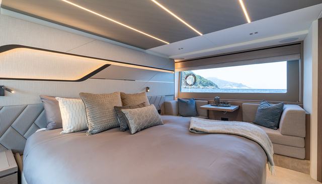 FLASH yacht for sale 25