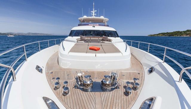 MIRA yacht for sale 22