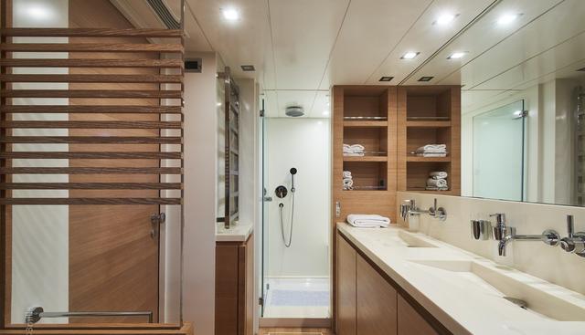Hummingbird yacht for sale 14