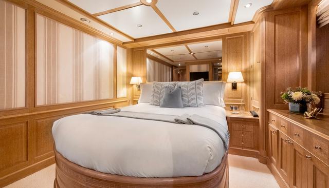 SOHO yacht for sale 25