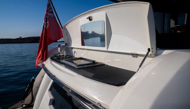 Valluga yacht for sale 32