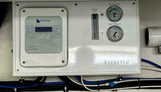 Command At Sea yacht for sale 95