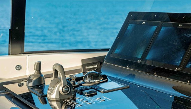 FIREFLY yacht for sale 35