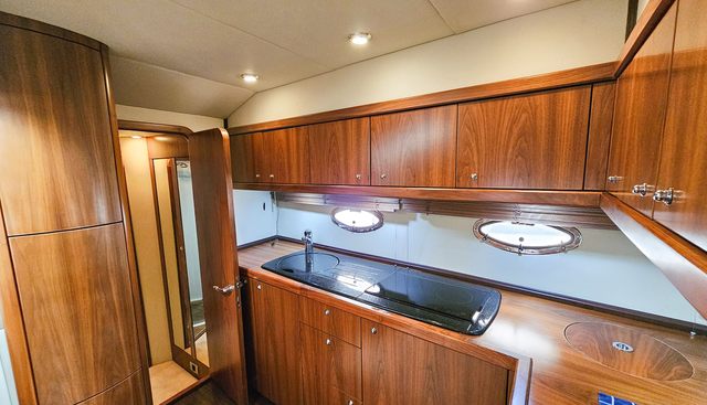 GALLIVANT yacht for sale 18