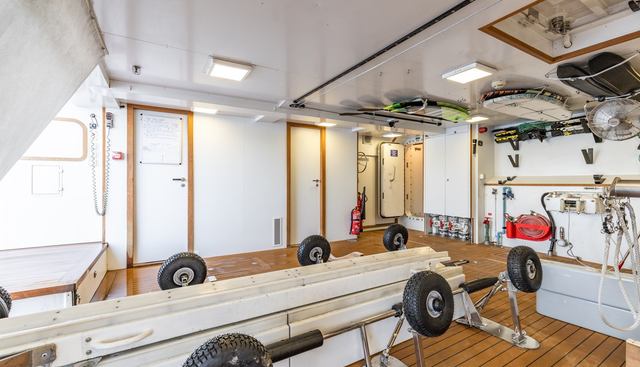 BELONGERS yacht for sale 60