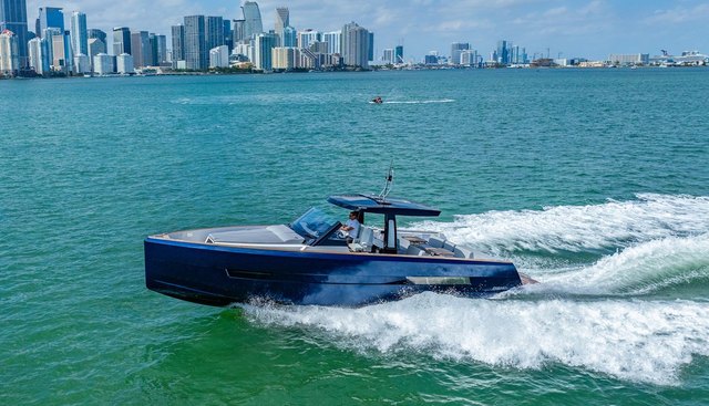HINJUICE yacht for sale 10