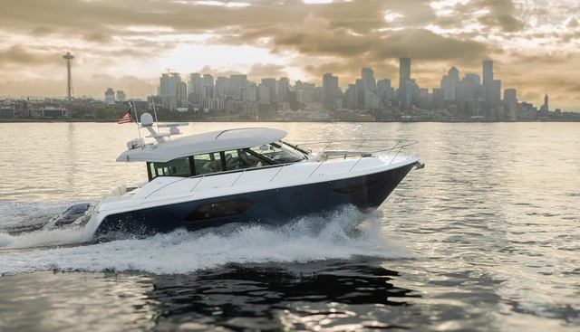 TIARA C49 COUPE yacht for sale 43