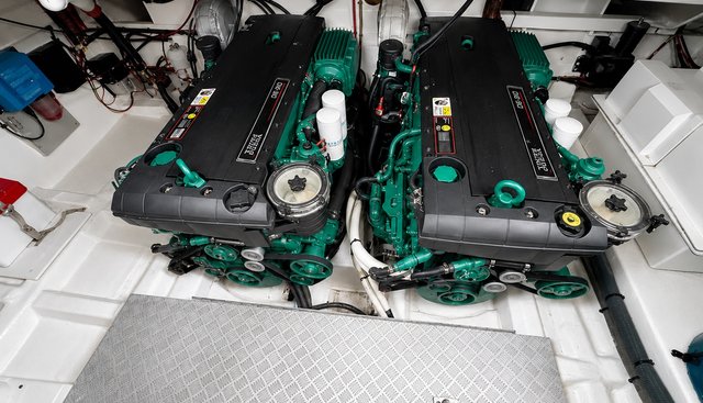 Footloose yacht for sale 22
