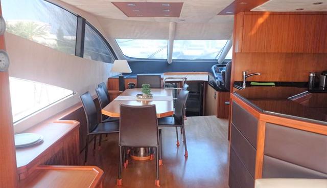 MANHATTAN 70 yacht for sale 17