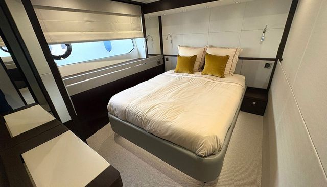 Y76 yacht for sale 39