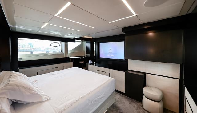 QUEEN B SPORT yacht for sale 15