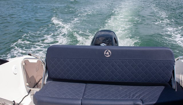 Parker 630 DC yacht for sale 22