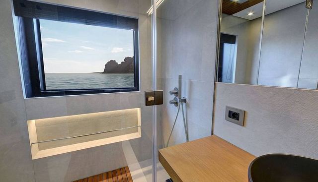 Carat yacht for sale 13