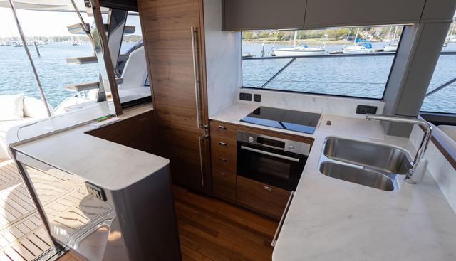 S65529 yacht for sale 18