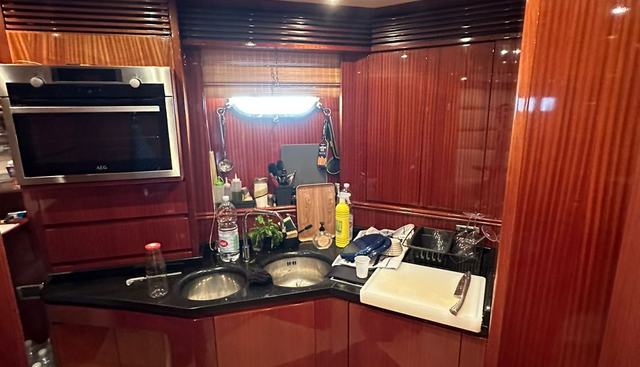 Tecnomar Velvet 90 yacht for sale 22