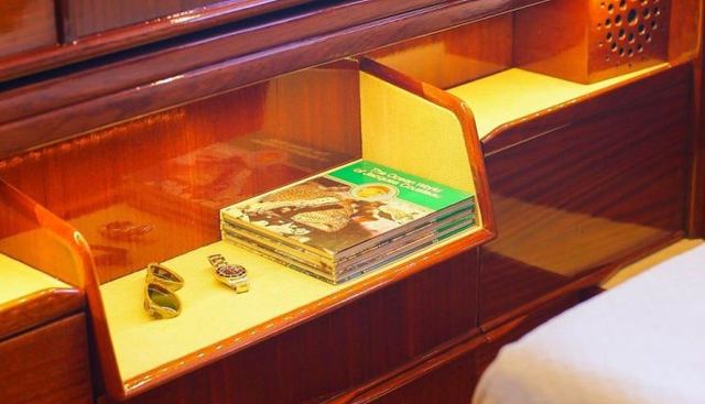 New School yacht for sale 48