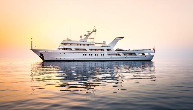 Esmeralda yacht for sale 32