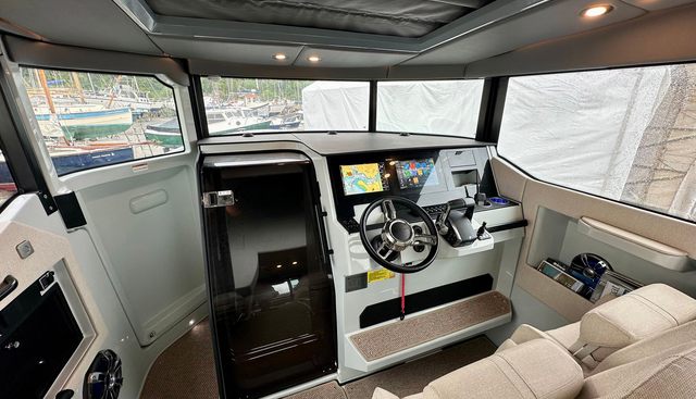GEE WHIZZ yacht for sale 23