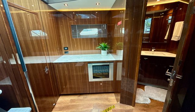 Tropical Dreamer yacht for sale 74