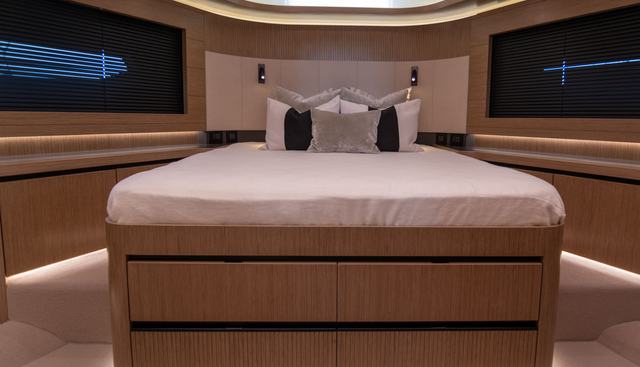 Bahari yacht for sale 23