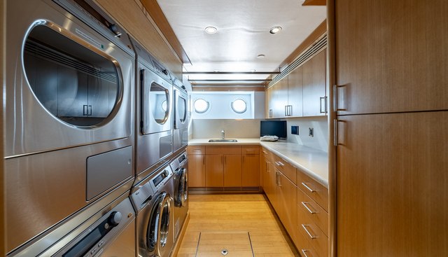VALINOR yacht for sale 43