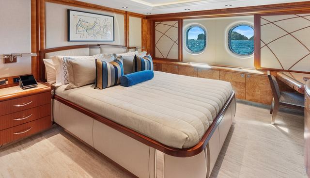 Amica Mea yacht for sale 37
