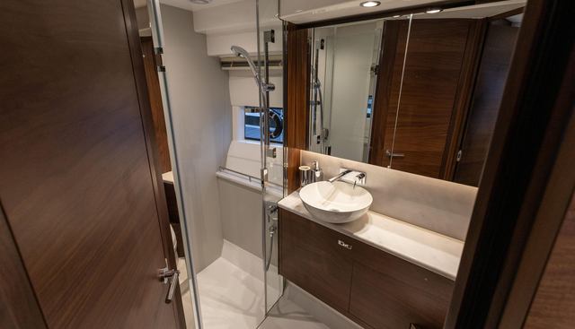 F50235 yacht for sale 48