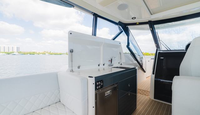 LA PLAGE yacht for sale 19