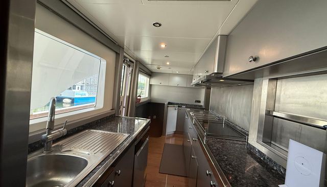 SUNRISE yacht for sale 23