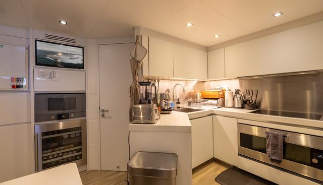NAAV yacht for sale 39