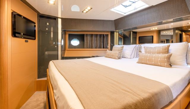 SILVER BREEZE yacht for sale 12